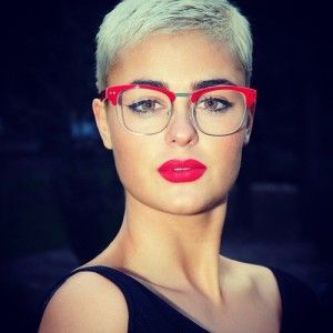 korte-kapsels-2017-dames-met-bril-78_9 Korte kapsels 2017 dames met bril