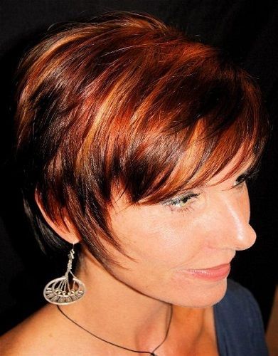 kort-donker-haar-met-blonde-highlights-76_17 Kort donker haar met blonde highlights