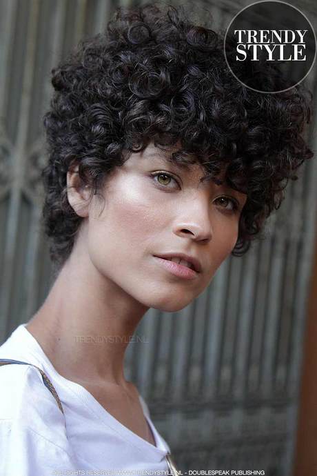 afro-kapsels-2023-12_11 Afro kapsels 2023